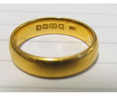 A 22ct gold band, size J/K 4.7g