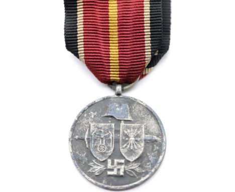 German WWII Spanish Blue AZUL Division medal. P&amp;P Group 1 (£14+VAT for the first lot and £1+VAT for subsequent lots) 