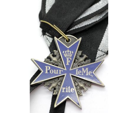 French style enamel medal and sash P&P Group 1 (£14+VAT for the first lot and £1+VAT for subsequent lots) 