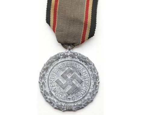 German WWII Luftshutz Air Raid medal. P&amp;P Group 1 (£14+VAT for the first lot and £1+VAT for subsequent lots) 