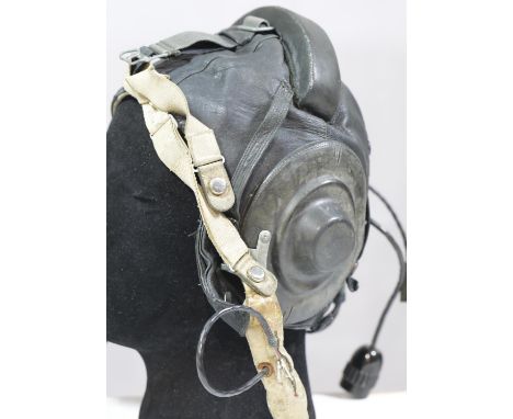 Russian black leather flying helmet. P&amp;P Group 1 (£14+VAT for the first lot and £1+VAT for subsequent lots) 
