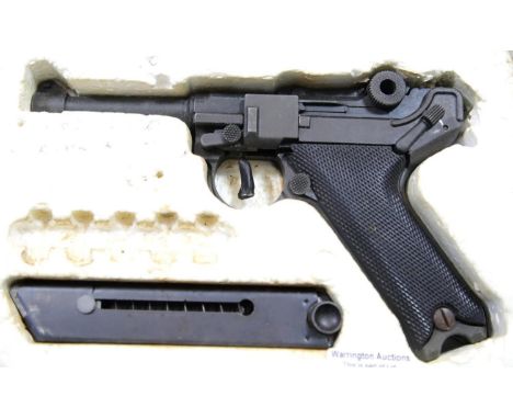 German WWII style Nakata boxed replica luger pistol. P&amp;P Group 2 (£18+VAT for the first lot and £2+VAT for subsequent lot