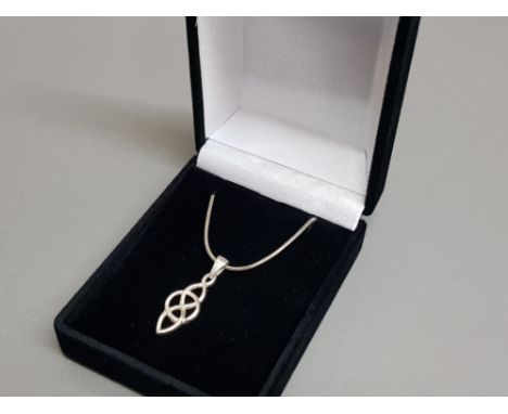 Silver celtic pendant &amp; chain, 4.5g