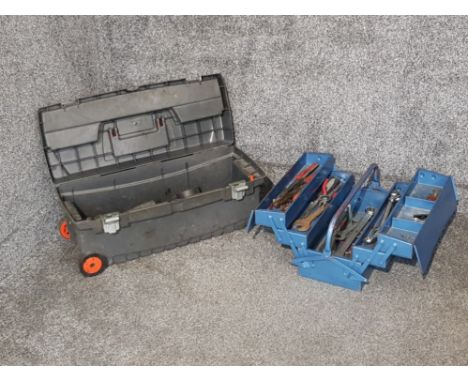 A blue metal cantilever tool box and another by B &amp; Q, both with contents.