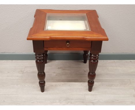 Mahogany empire style Louis Henri lamp table with glass display, 56x56x56cm