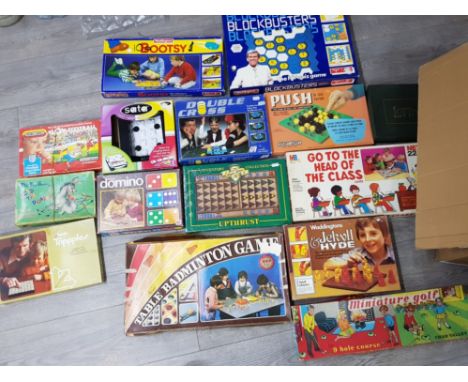 Box containing a large Quantity of vintage games