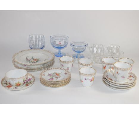 GLASS WARES AND CERAMIC ITEMS IN CONTINENTAL PORCELAIN STYLE