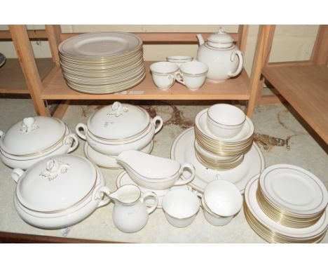 EXTENSIVE ROYAL WORCESTER DINNER SERVICE IN THE CONTESSA PATTERN COMPRISING DINNER PLATES, SIDE PLATES, TUREENS ETC