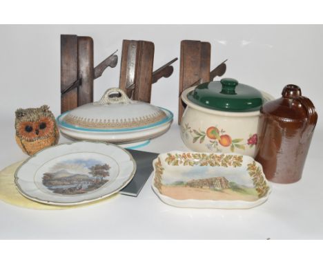 BOX CONTAINING CERAMIC ITEMS, TUREEN AND COVER, ROYAL DOULTON PLATE SERIES WARE ETC