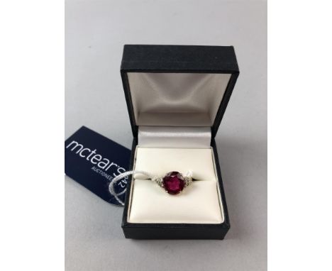 RED GEM AND DIAMOND SET GOLD RING