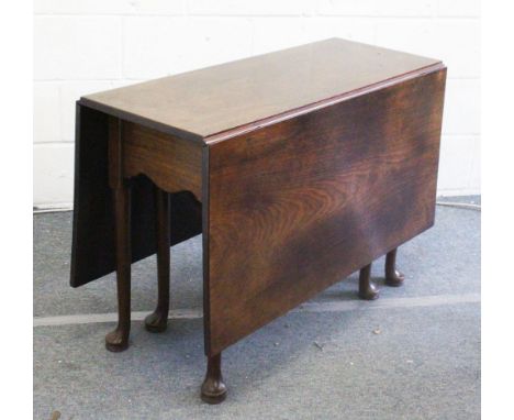 A GEORGE III MAHOGANY RECTANGULAR DROP LEAF GATE LEG DINING TABLE, with turned legs and pad feet. 4ft 7ins long x 3ft 6ins wi