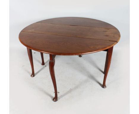 A GOOD GEORGE III MAHOGANY PLAIN TOP, GATE LEG, DINING TABLE with folding flaps on pad feet. 4ft 6ins x 4ft 3ins.