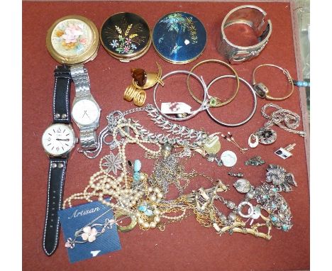 A Victorian white metal bangle; 2 gents watches and costume jewellery including an Edwardian peridot ring stamped '9ct', 1.8g