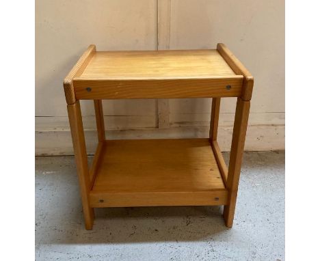 A pine single shelf side table (H46cm W45cm D39cm)