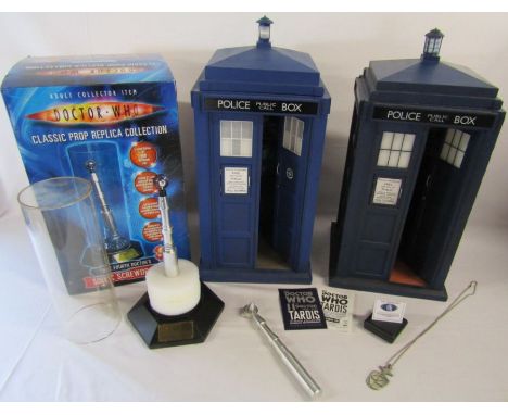 Dr. Who Tardis 10th &amp; 11th 1:6 scale collector diorama environment apprx. Ht 48cm, 2 replica sonic screwdrivers the cased