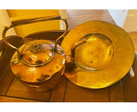 ANTIQUE! - LOVELY QUALITY Brass church plate 35cm diameter and a SUBSTANTIAL copper kettle with lidApprox 2 pieces