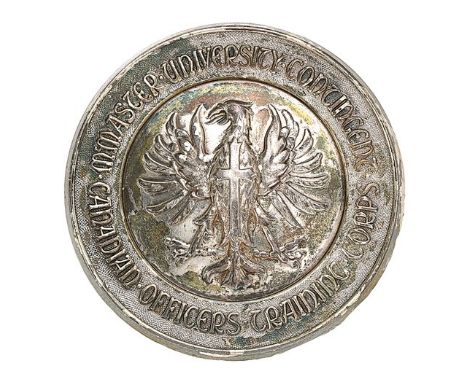 Mac Master University Contingent, Candadian Officer’s Training Corps (OTC) silver cap badge circa 1941.Large die-cast silver 