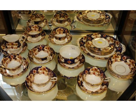 Royal Albert, Heirloom pattern part tea service, six place settings