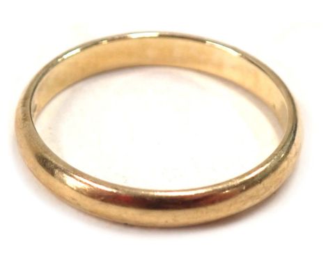 A 9ct gold wedding band, of plain and thin design, ring size P½, 2.1g. 