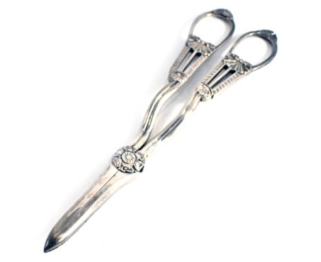 A pair of Victorian silver grape scissors, each cast with shells, etc., Sheffield 1891, 3.31oz. 