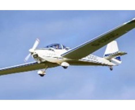 30 Minute Learn to Fly lesson - Feel the adrenaline rush as you take the controls of a light aircraft and soar across the sky