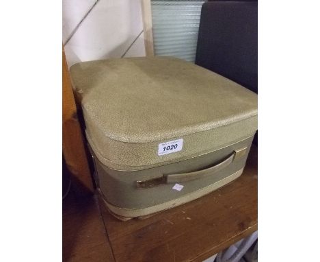 VINTAGE REEL TO REEL (SOLD AS A COLLECTORS/DISPLAY ITEM ONLY)