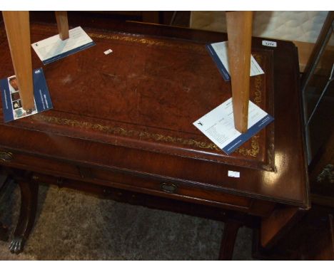 MODERN SOFA TABLE