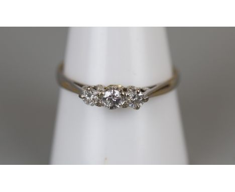 18ct gold 3 stone diamond ring - Size R½