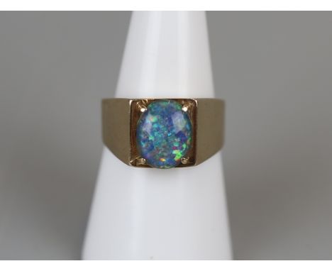 Gold and opal set ring - Size N½ 