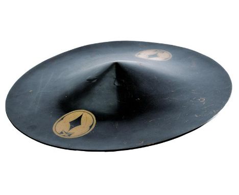 dating: Period (1603-1867) provenance: Japan, Light kanshitsu structure, flat, black-lacquered surface. A gold mon at the bac