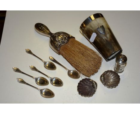 A set of four Victorian silver teaspoons, Sheffield 1900 by Aitken Bros, each with shaped finial, painted bowl, including sil