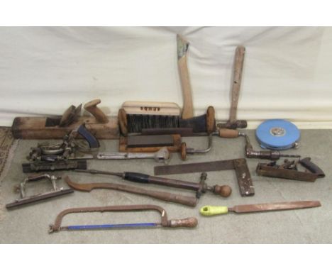 A quantity of mainly vintage woodwork and other hand tools