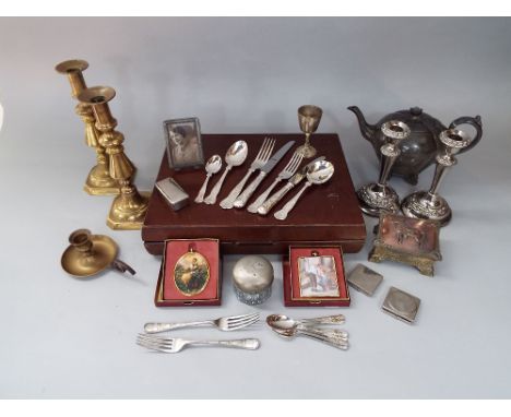 Mid 20th century canteen of Kings pattern handled cutlery together with further silver plated items, candlesticks, flatware, 