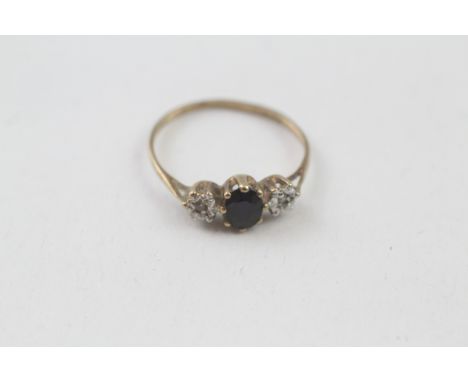 9ct gold diamond and sapphire set delicate trillogy ring (0.8g)