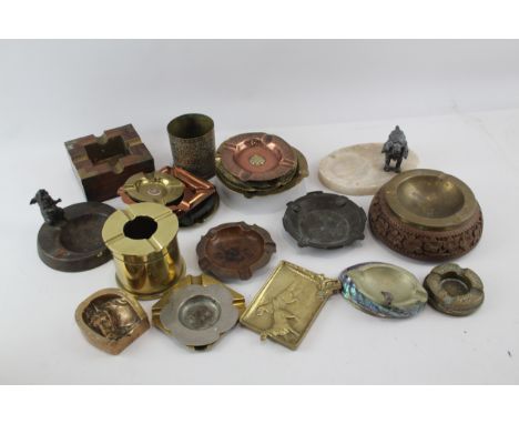 Selection of ashtrays to include vintage decorative novelty, Onyx, Brass, Copper, Advertising etc