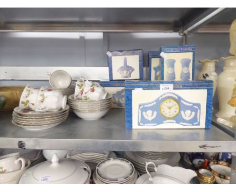 FIVE BOXED CERAMIC WEDGWOOD ITEMS, INCLUDING; TWO CLOCKS, 2 BASKETS, SALT AND PEPPER AND A CHOOZEZ 'MADE IN POLAND' DINNER SE