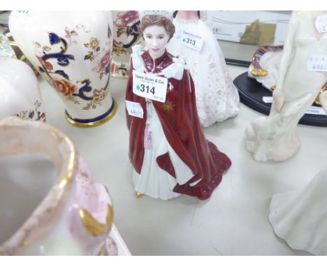 ROYAL WORCESTER CHINA FIGURE 'THE QUEEN'S 80TH BIRTHDAY 2006', DRESSED IN ROBES OF THE 'ORDER OF THE BRITISH EMPIRE'