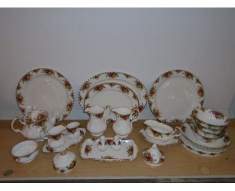 Royal Albert 'old country roses' 125 piece part dinner service comprising 12 dinner plates, 15 side plates, 13 small side/cak