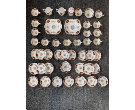 Grosvenor Bone China - approx. 65 Piece - Dinner Tea Service. 
Good condition, no damage. 
All proceedings from this lot will