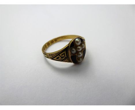 A Victorian 18ct Yellow Gold, Enamel and Pearl Mourning RIng, size P, approx 2.4 gms, inscribed 'In memory of'.(minor enamel 