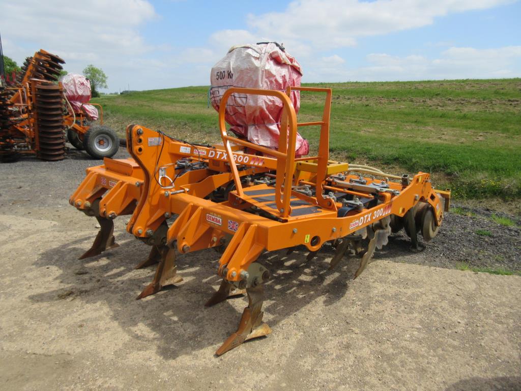 Simba DTX 300 5 leg Subsoiler with Stocks Turbo Jet rape seeder New ...