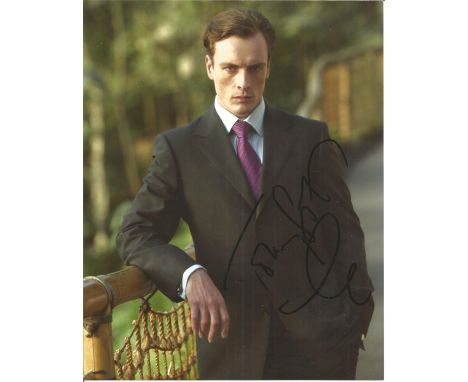 Toby Stephens signed 10x8 colour image. Toby is an English stage, television, radio and film actor who has appeared in films 