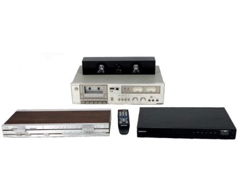 A vintage Bang & Olufsen Beomaster 901 receiver, together with a Hitachi Stereo Cassette Tape Deck D 30s, an Audiotronic turn