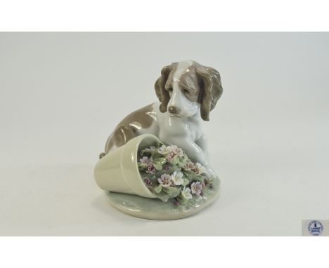 Lladro Collectors Society Members Only Figurine ' It Wasn't Me ' Puppy. Model No 7672, Issued 1998 Only. Mint Condition. 4 In