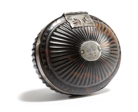 λ A QUEEN ANNE TORTOISESHELL AND SILVER MOUNTED OVAL SNUFF BOX EARLY 18TH CENTURY of ribbed form, the hinged lid with a band 