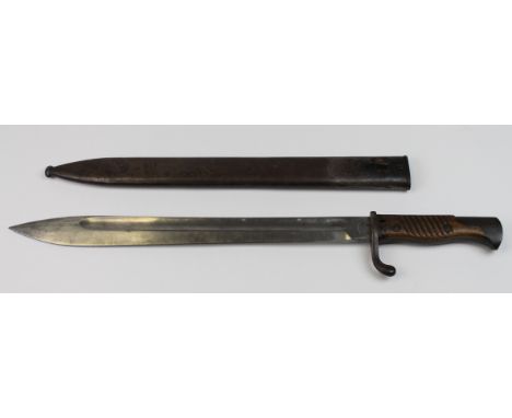 Bayonet: A WW1 German 'Butcher' bayonet Model 98/05. Made by A.G. Duisbürg in 1915. Clean blade, good grips. In its steel sca