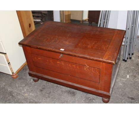 Dark stained pine bedding box/chest/trunk, 59 cm x 100 cm x 57 cm
