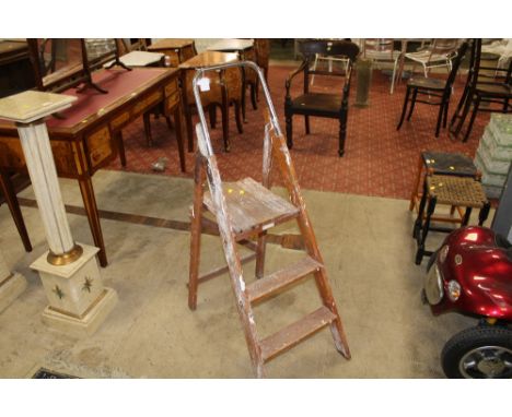 Wooden step ladders, 115 cm high 