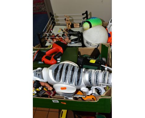 A QUANTITY OF UNBOXED AND ASSORTED MODERN TOYS, to include Roboraptor remote control dinosaur (not tested), Walkie Talkie set