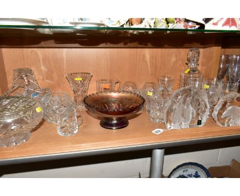 A COLLECTION OF CUT CRYSTAL, comprising two Swedish Royal Krona lead crystal sculptures, Penguins, height 14cm x width 15cm a